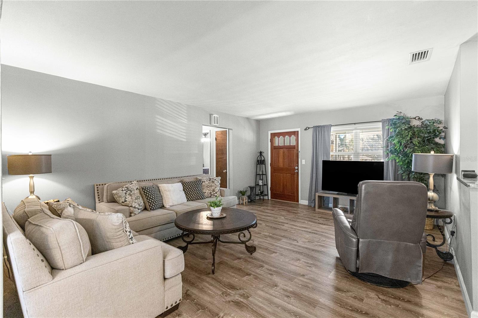 Image 10 of 51 For 6401 Holly Street