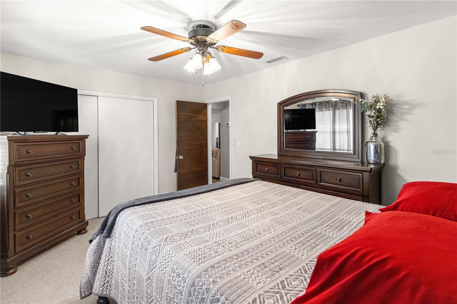 Image 18 of 51 For 6401 Holly Street