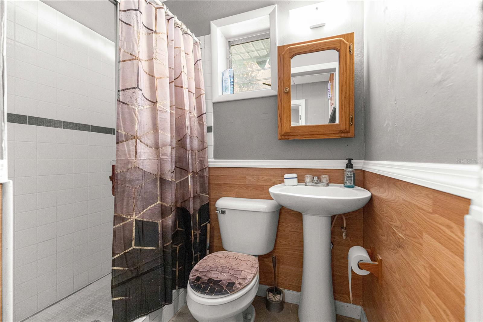 Image 22 of 51 For 6401 Holly Street