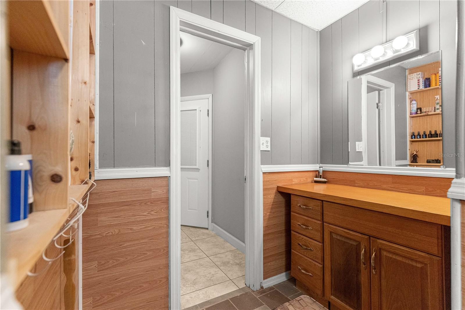 Image 23 of 51 For 6401 Holly Street