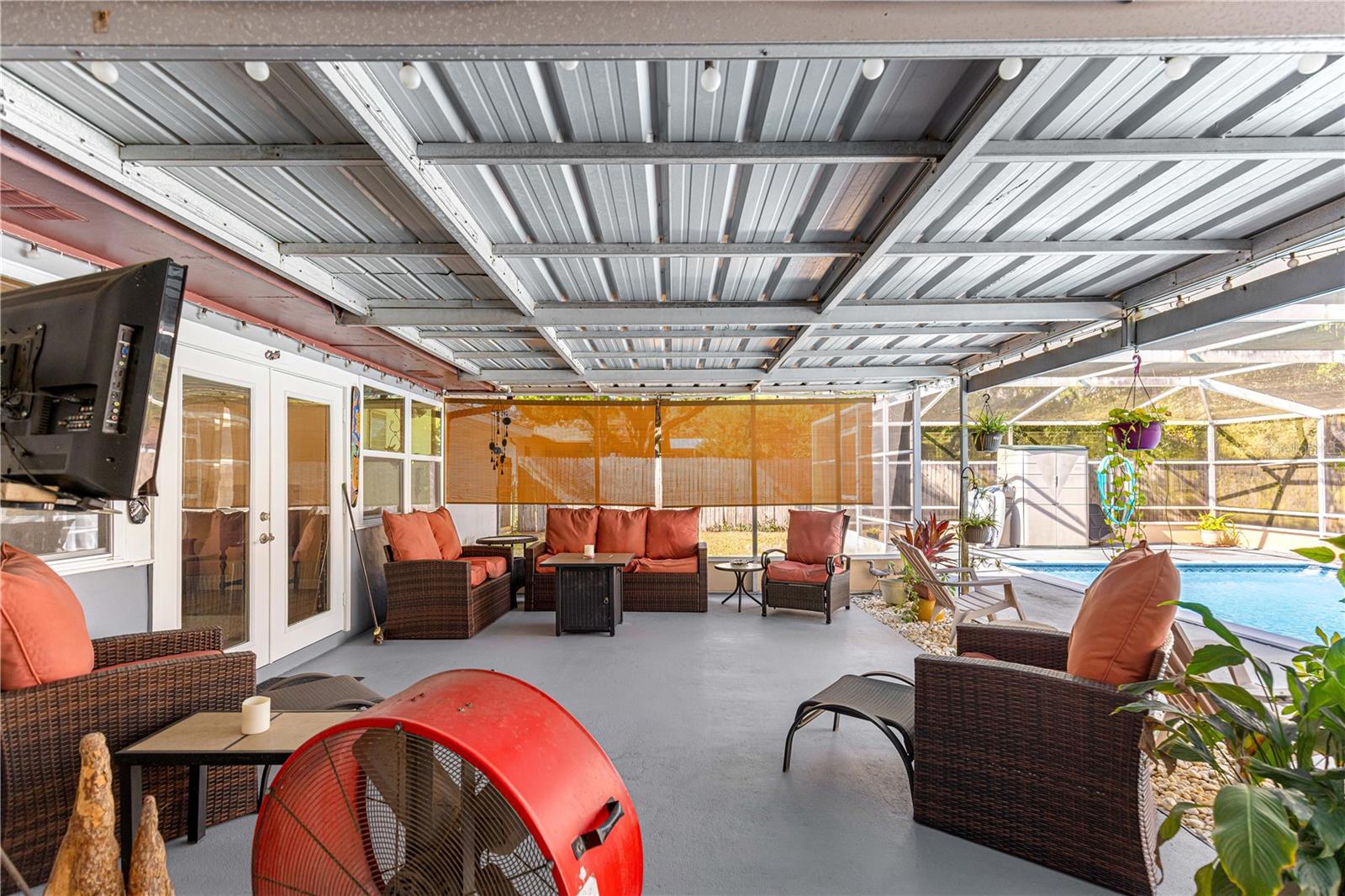 Image 30 of 51 For 6401 Holly Street