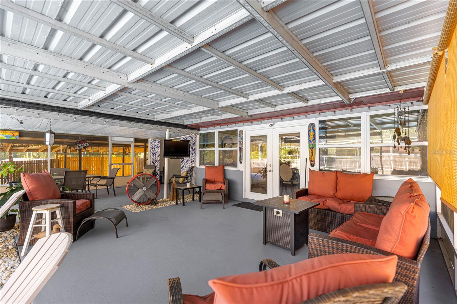 Image 33 of 51 For 6401 Holly Street