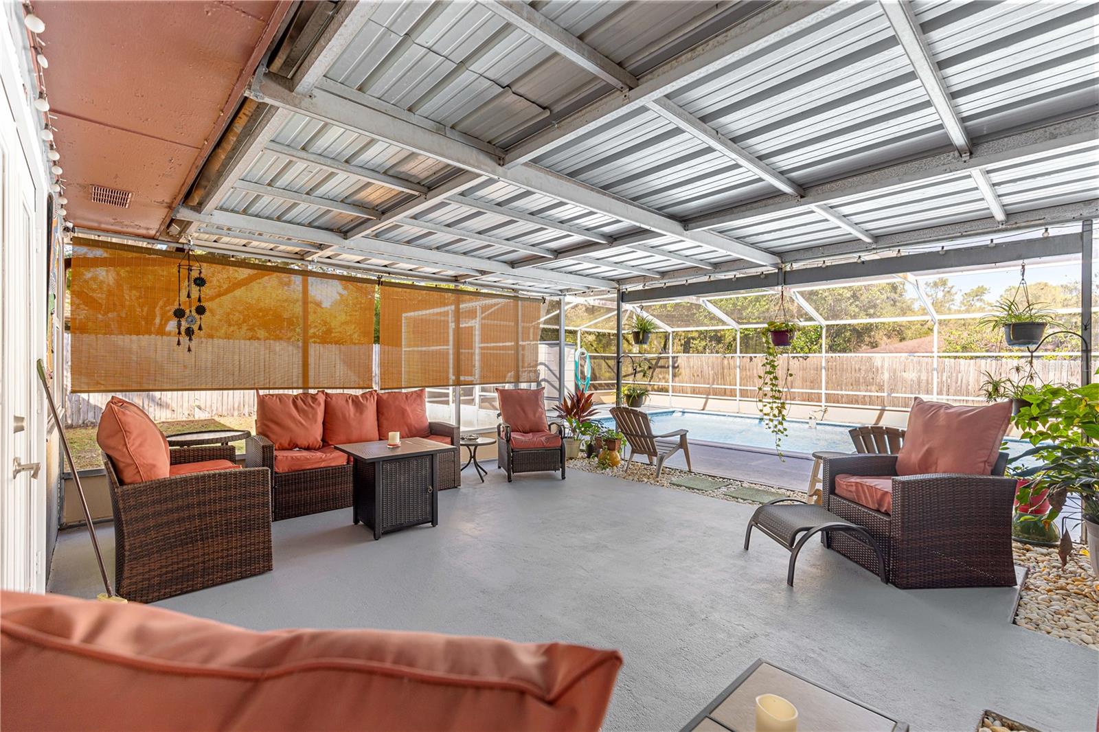 Image 37 of 51 For 6401 Holly Street