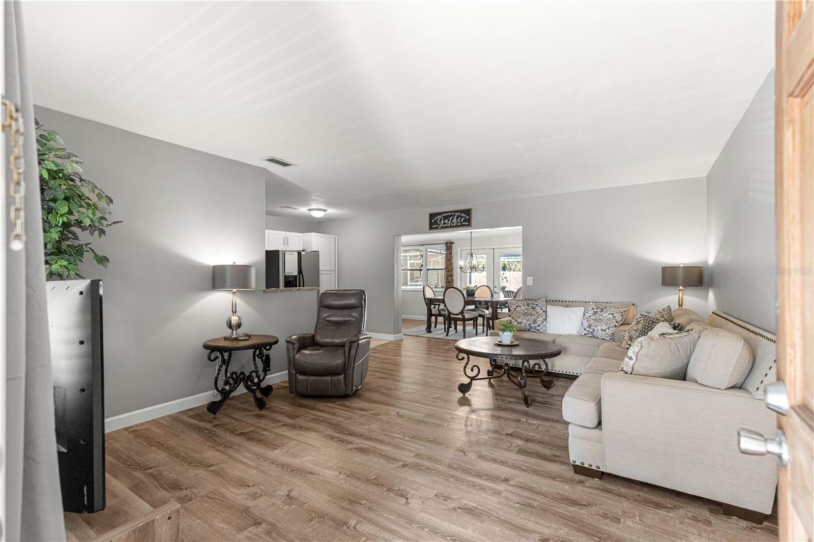 Image 8 of 51 For 6401 Holly Street