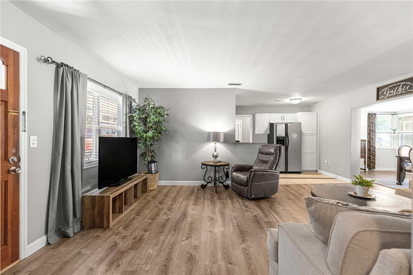 Image 9 of 51 For 6401 Holly Street