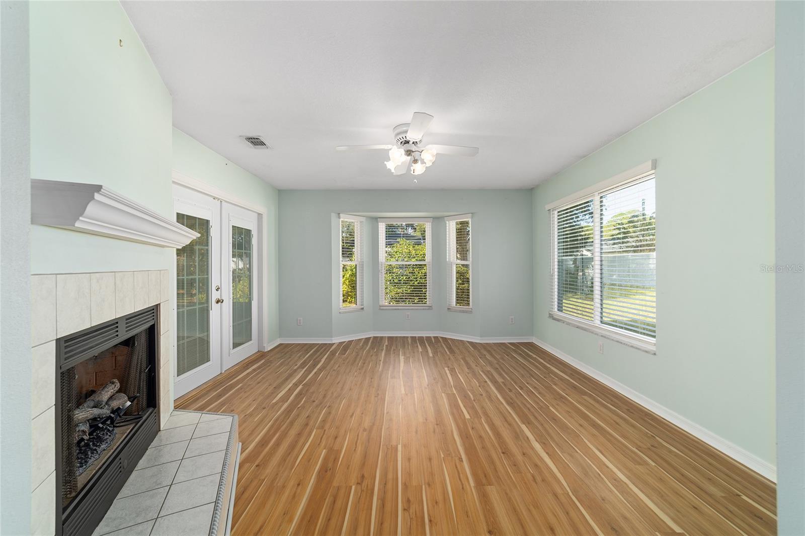 Image 10 of 23 For 4178 19th Avenue