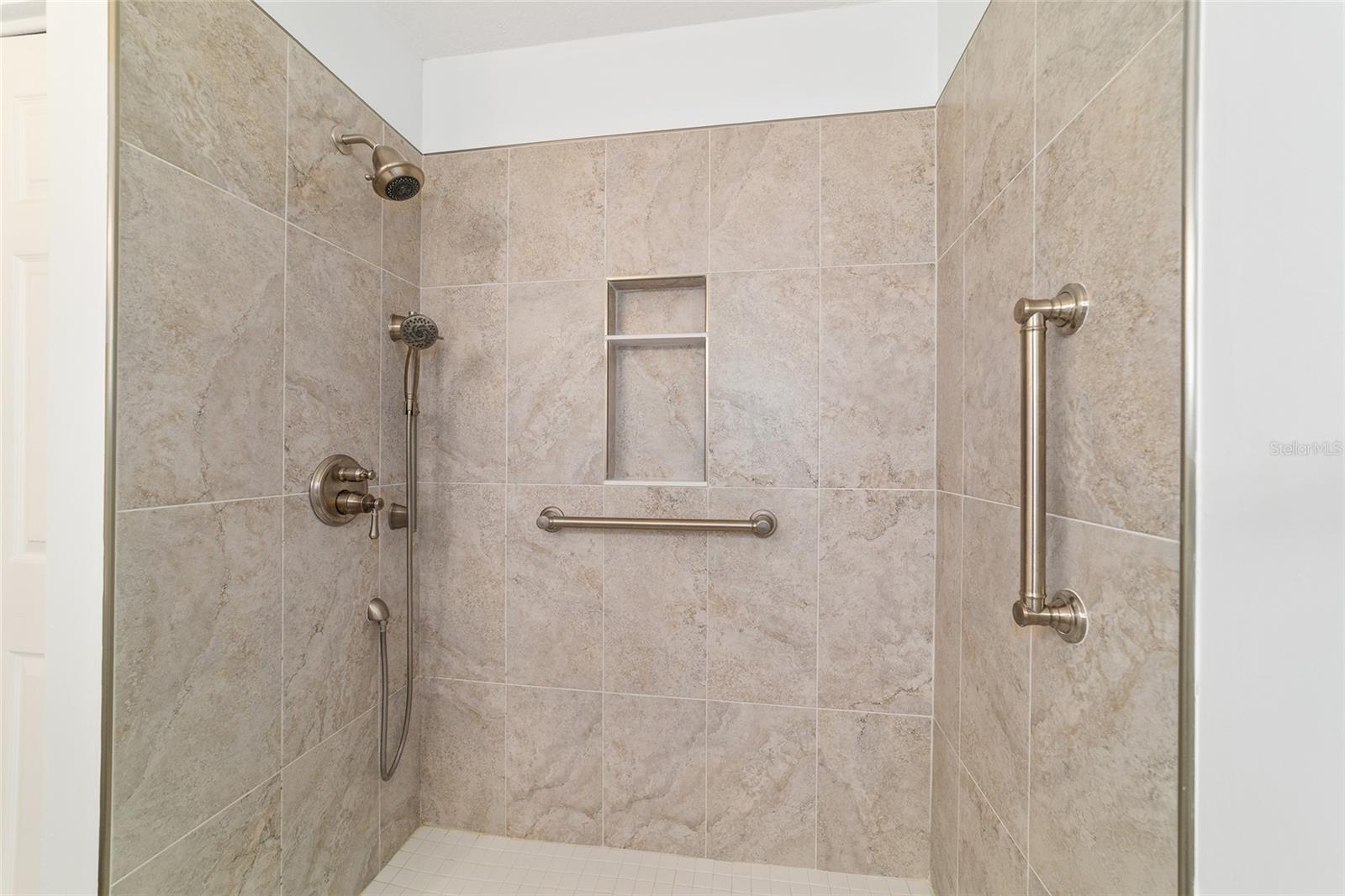 Image 15 of 23 For 4178 19th Avenue