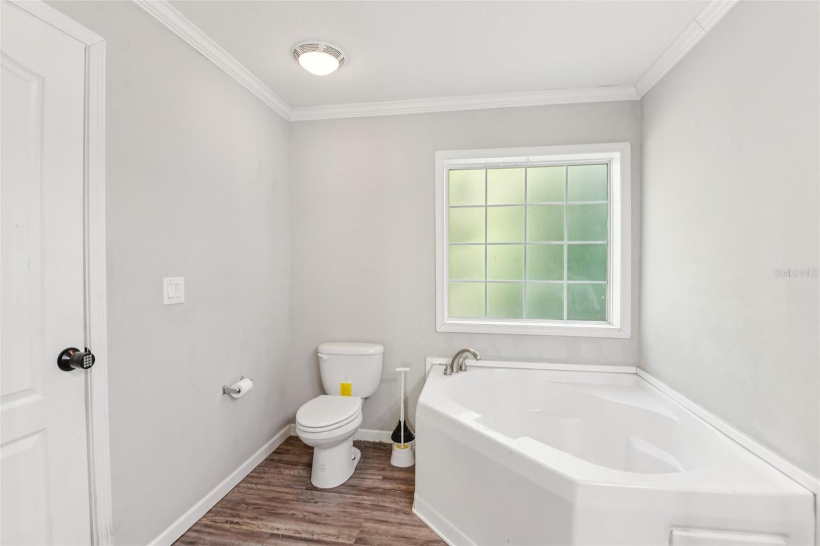 Image 34 of 63 For 16933 Bosley Drive