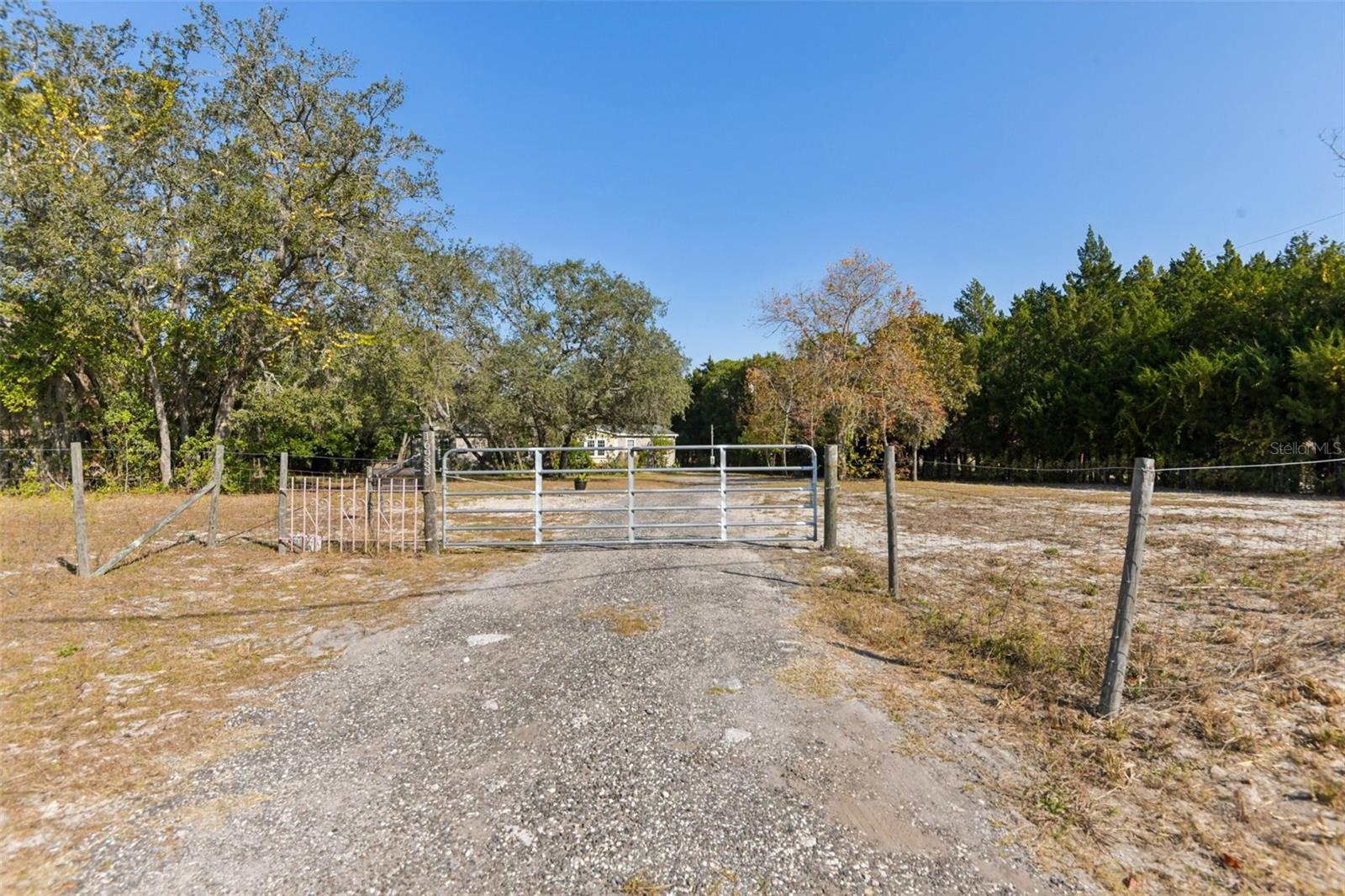 Image 6 of 63 For 16933 Bosley Drive