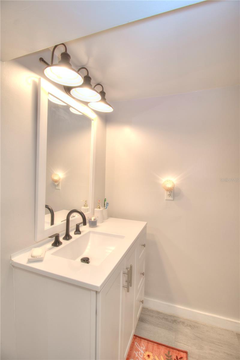 Image 13 of 23 For 14925 149th Lane