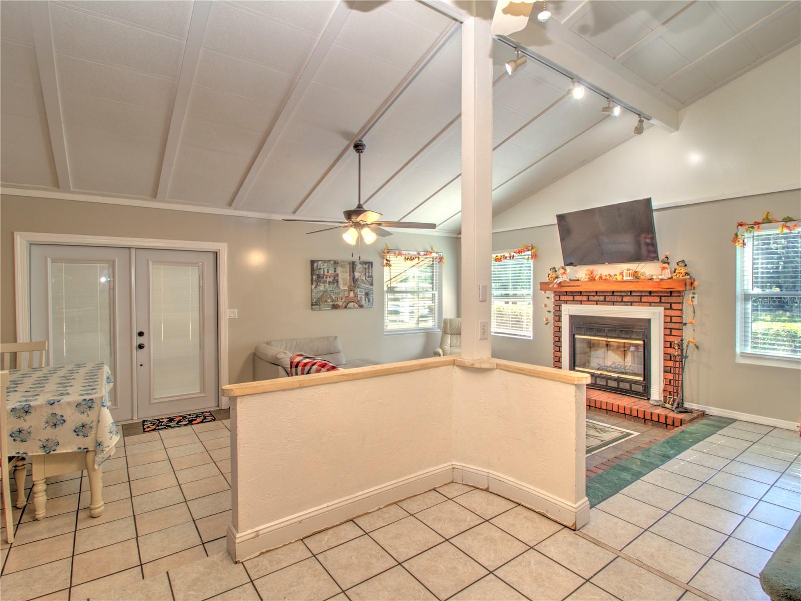 Image 5 of 23 For 14925 149th Lane