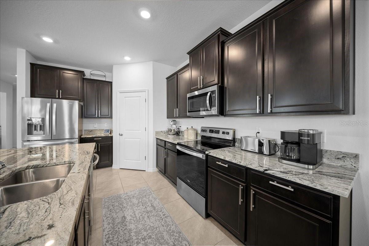 Image 23 of 73 For 8598 59th Terrace