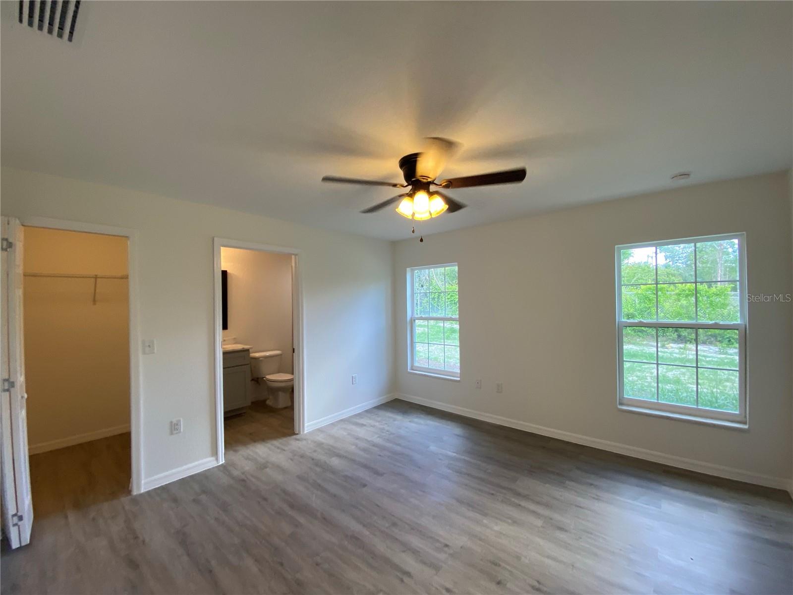 Image 19 of 25 For 2841 161st Loop