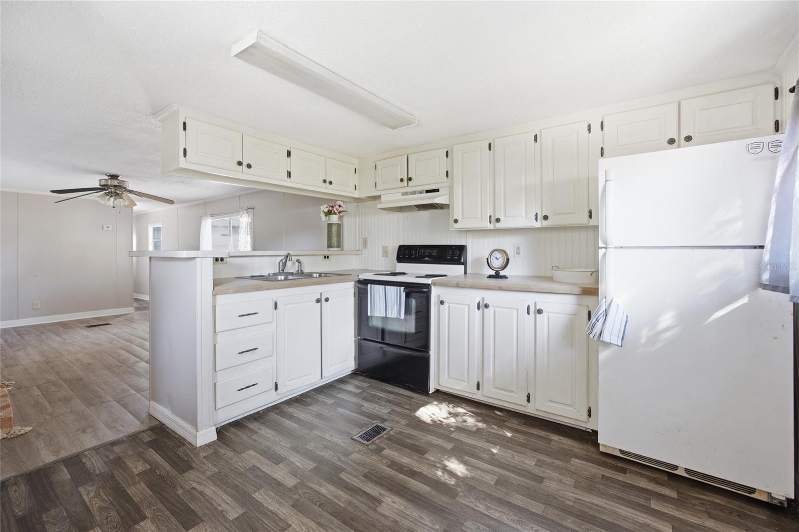 Image 5 of 21 For 9125 28th Terrace