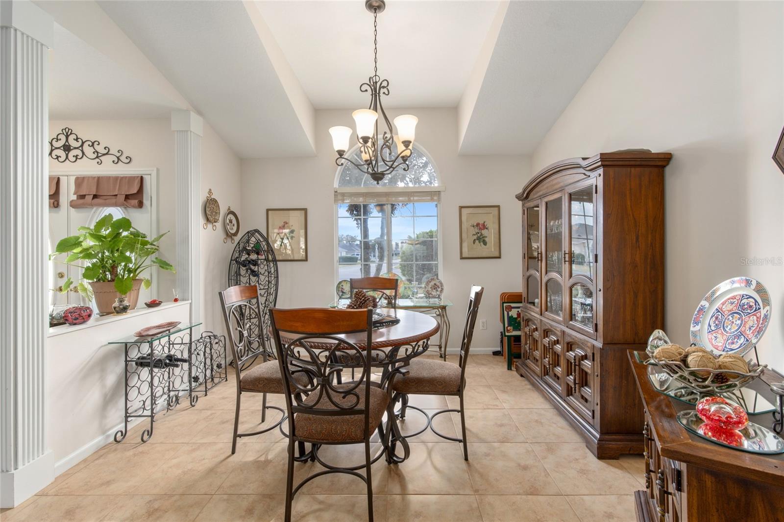 Image 11 of 46 For 2027 50th Circle