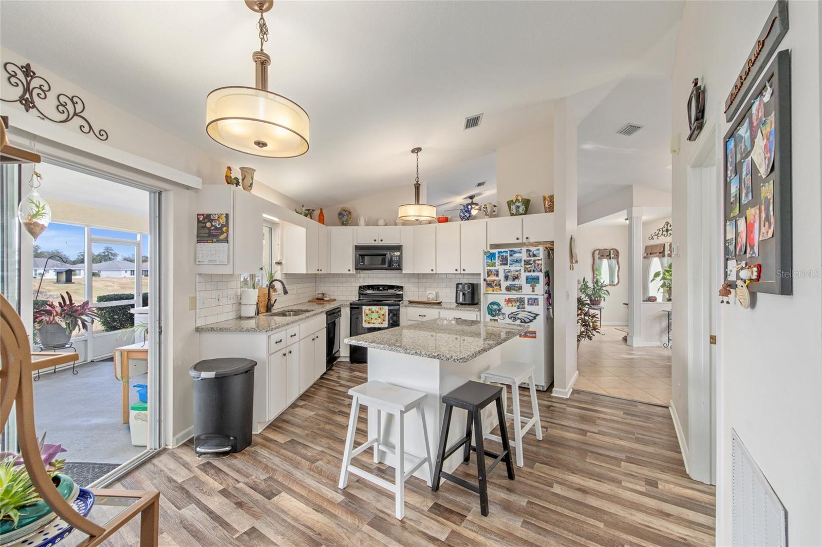 Image 12 of 46 For 2027 50th Circle