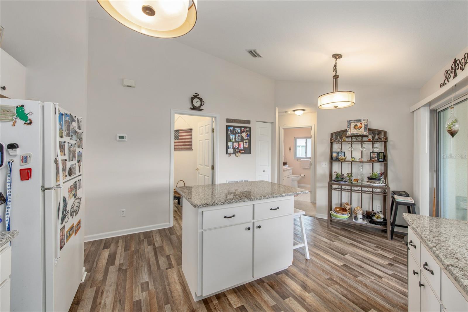 Image 14 of 46 For 2027 50th Circle