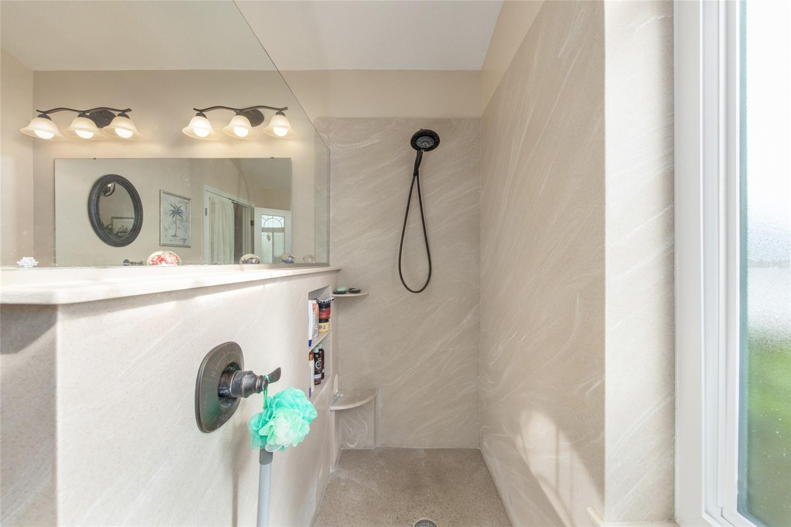 Image 19 of 46 For 2027 50th Circle