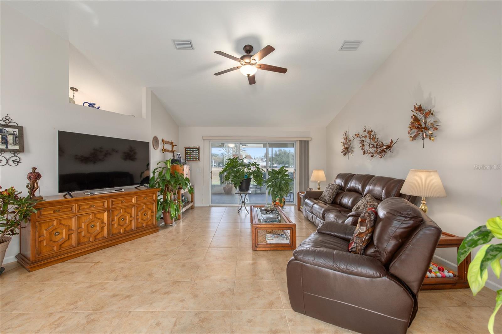 Image 6 of 46 For 2027 50th Circle