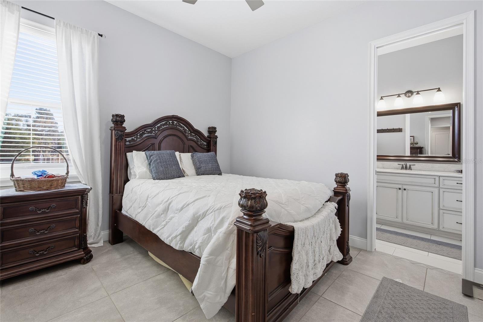 Image 22 of 52 For 4420 7th Avenue