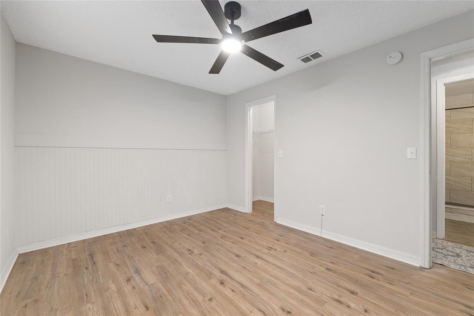 Image 21 of 41 For 5300 102nd Place