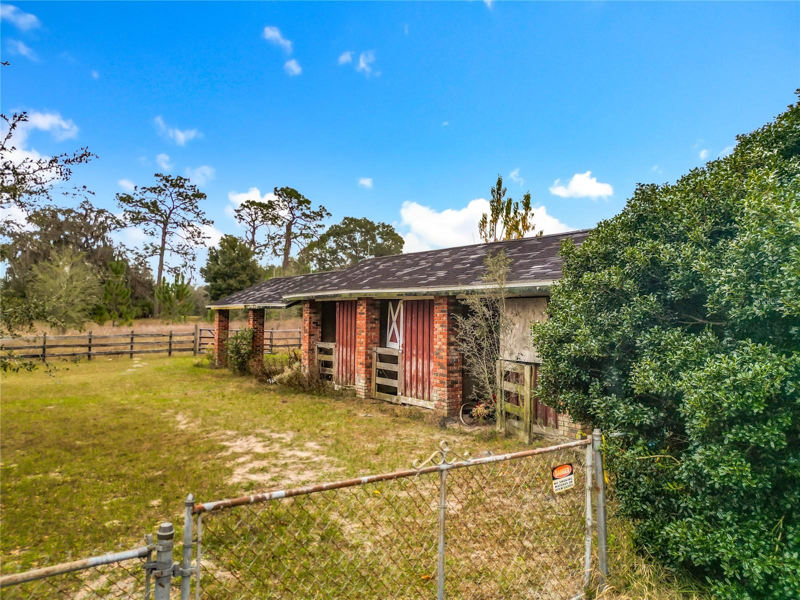 Image 32 of 50 For 12521 Highway 484