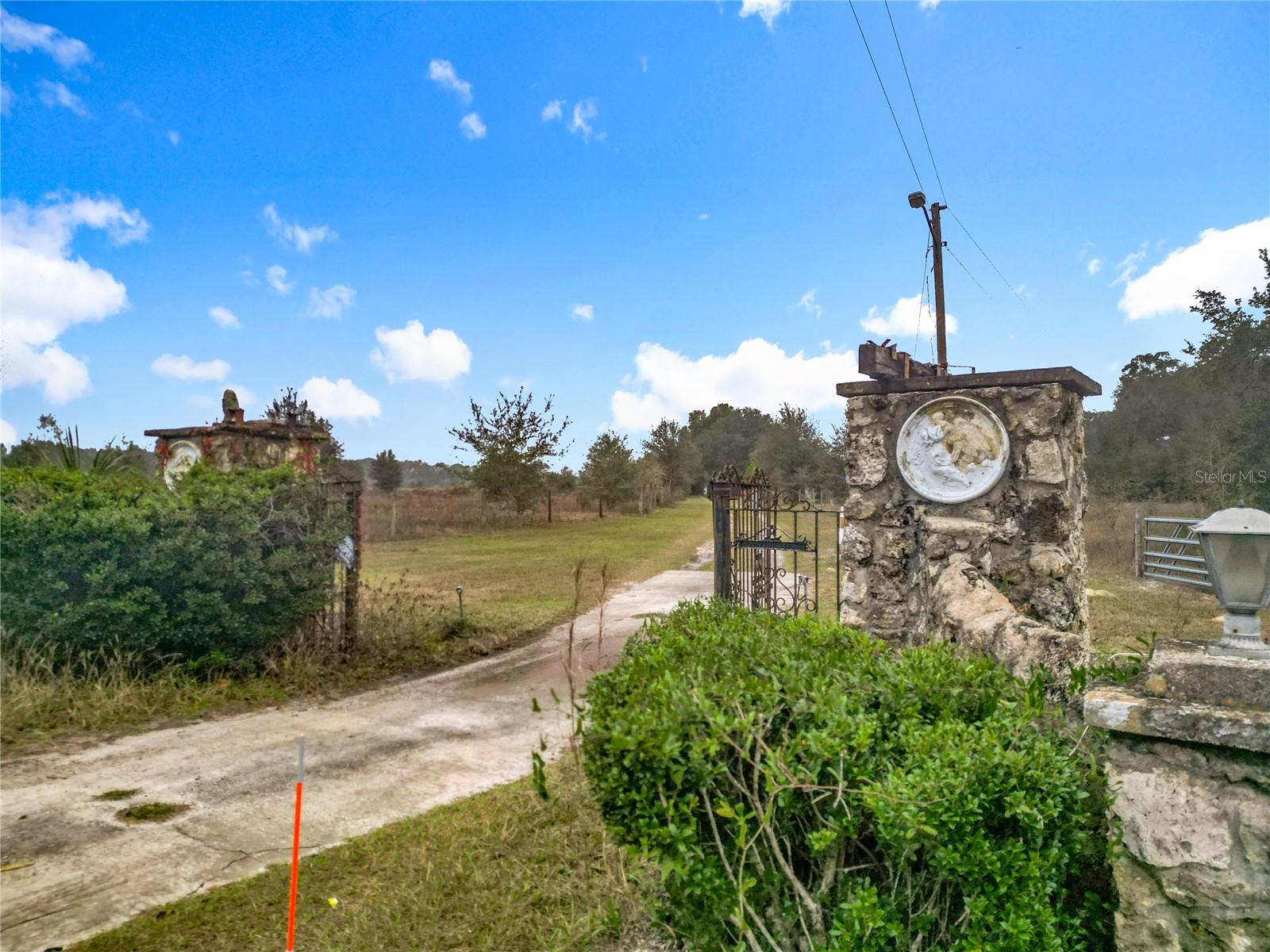 Image 9 of 50 For 12521 Highway 484