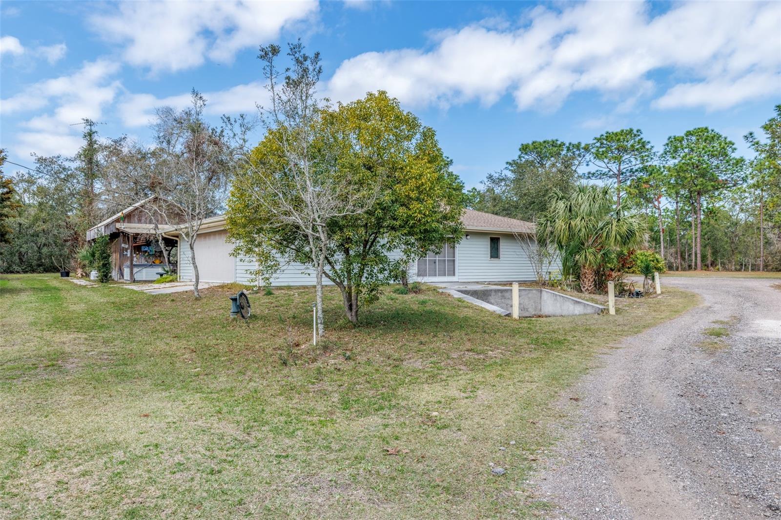 Image 21 of 25 For 8279 Sunshine Grove Rd