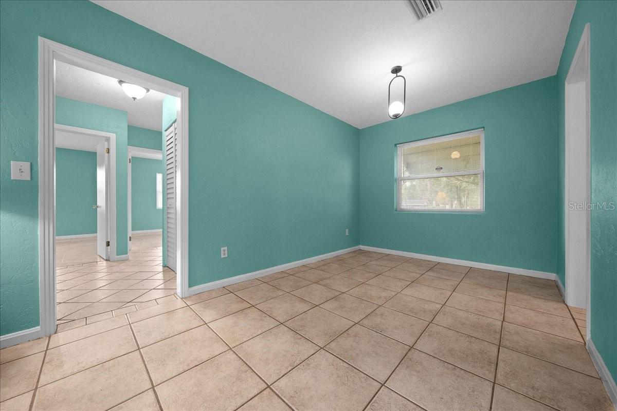 Image 12 of 45 For 2810 Lake Weir Avenue