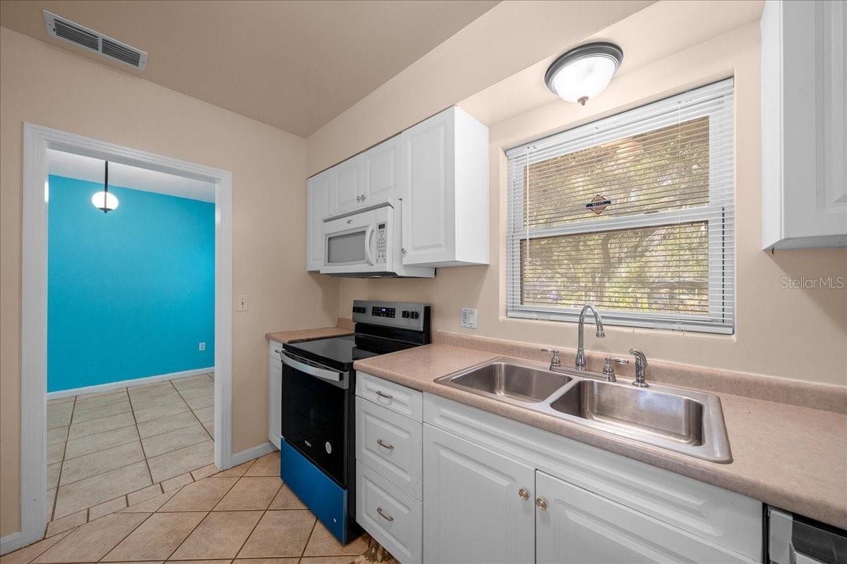 Image 20 of 45 For 2810 Lake Weir Avenue