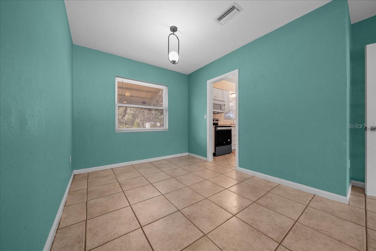 Image 21 of 45 For 2810 Lake Weir Avenue