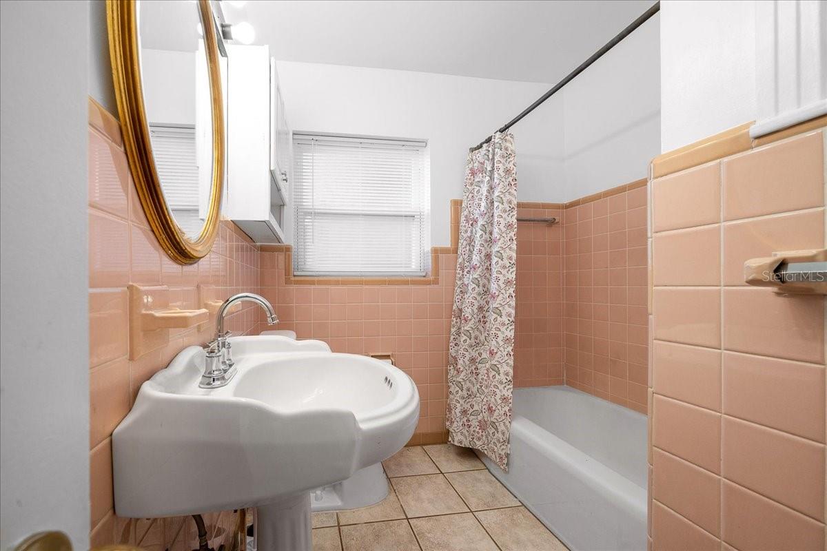 Image 28 of 45 For 2810 Lake Weir Avenue