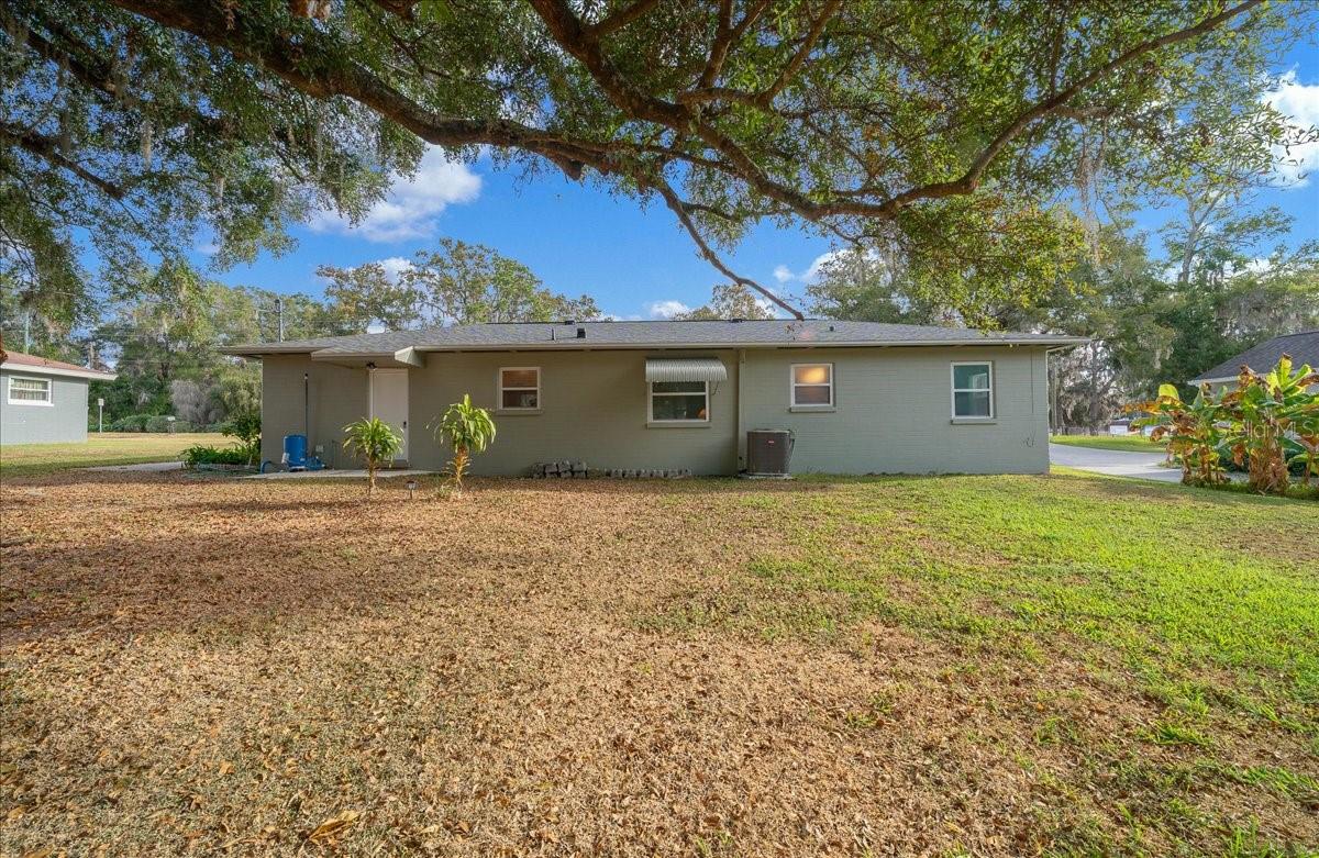 Image 40 of 45 For 2810 Lake Weir Avenue