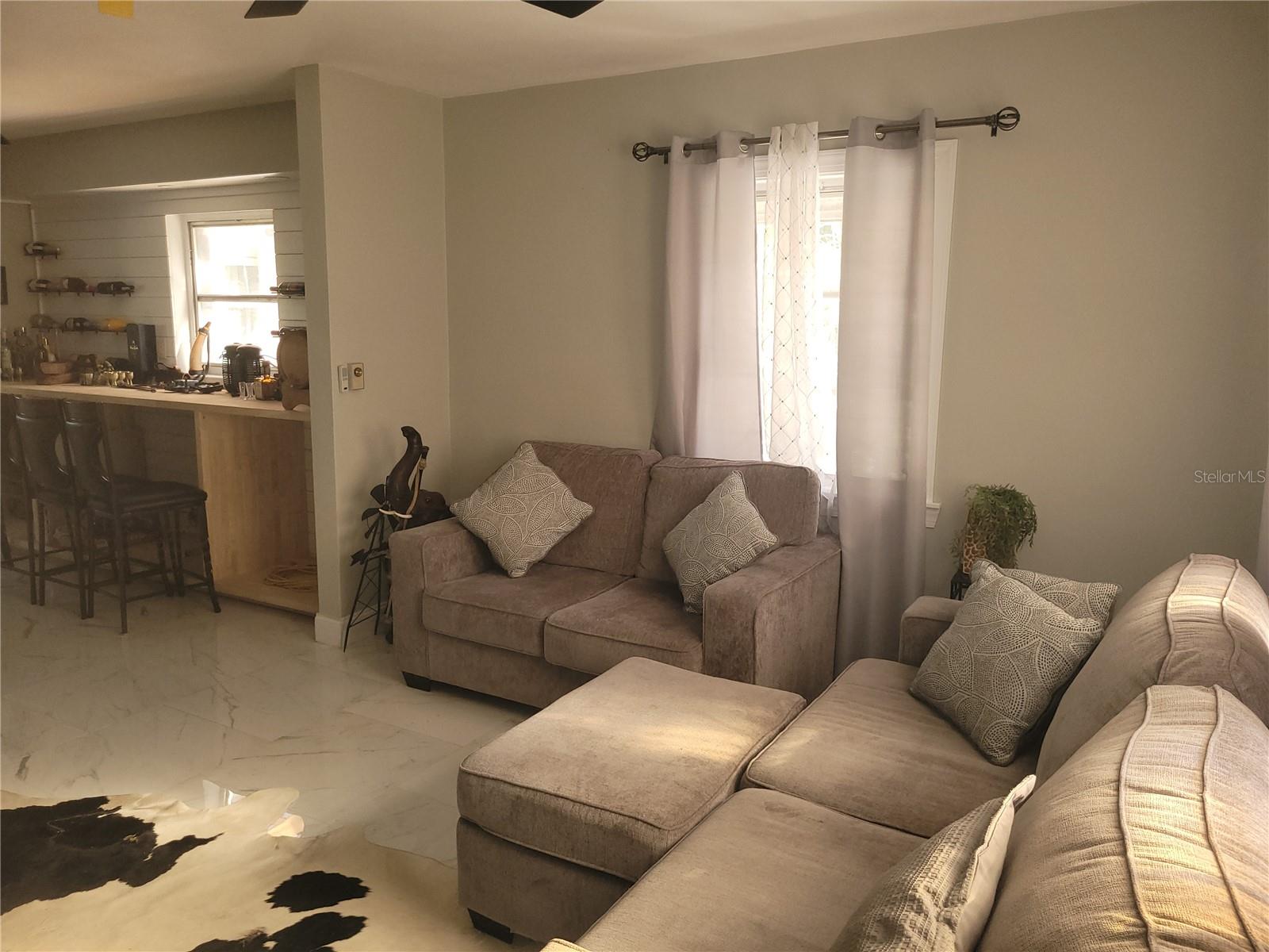 Image 10 of 39 For 821 Honey Way