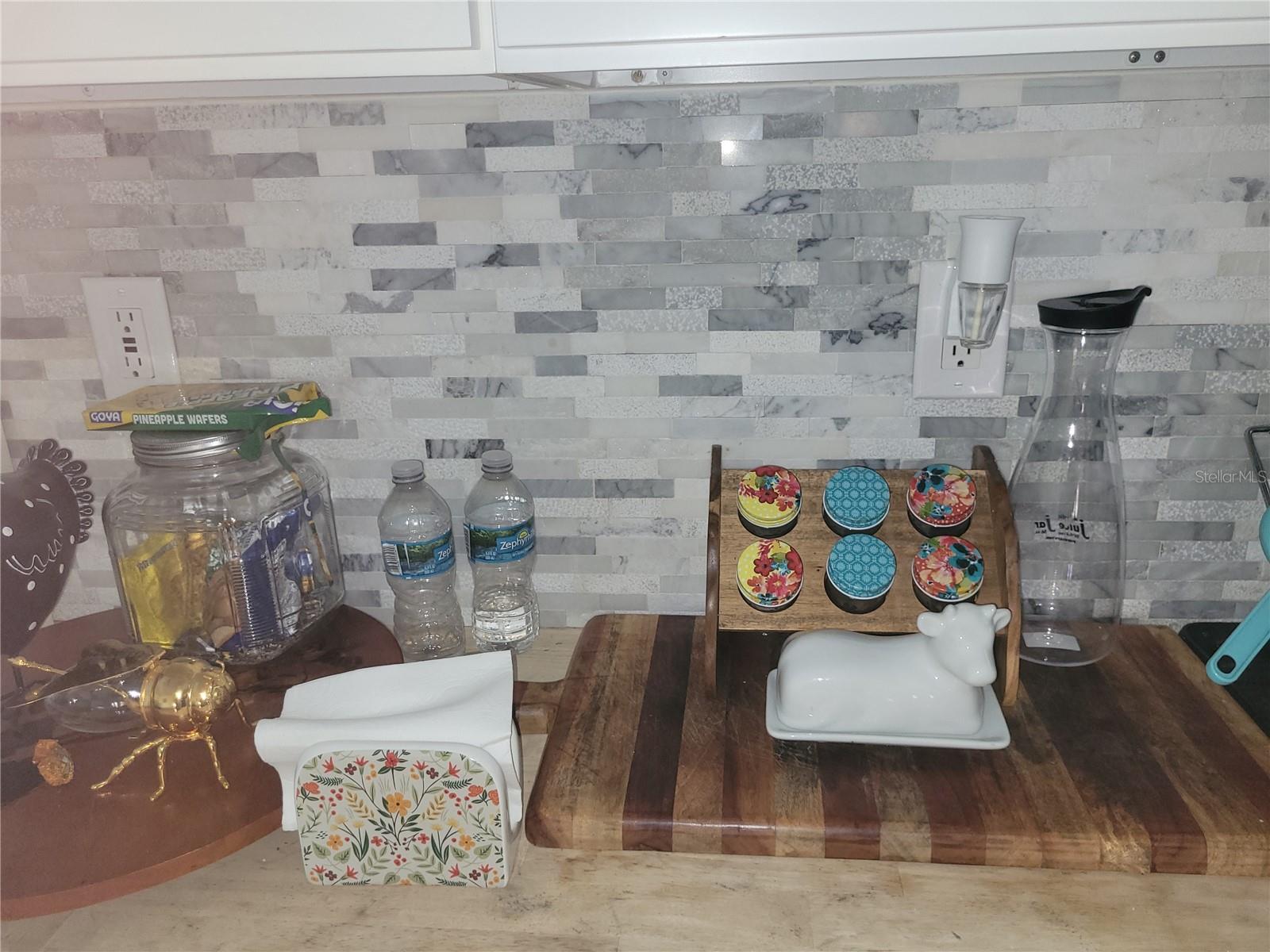 Image 13 of 39 For 821 Honey Way