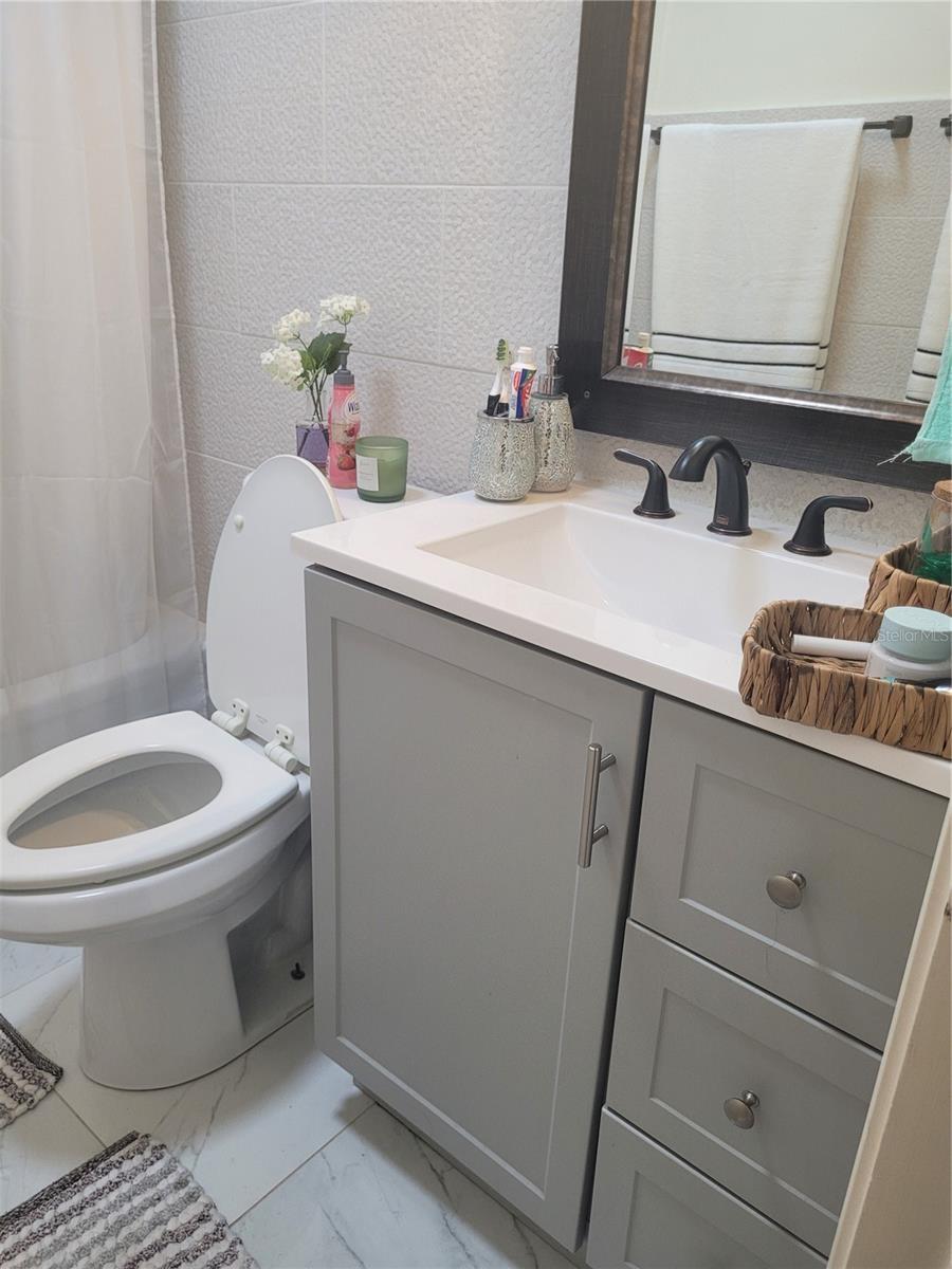 Image 19 of 39 For 821 Honey Way