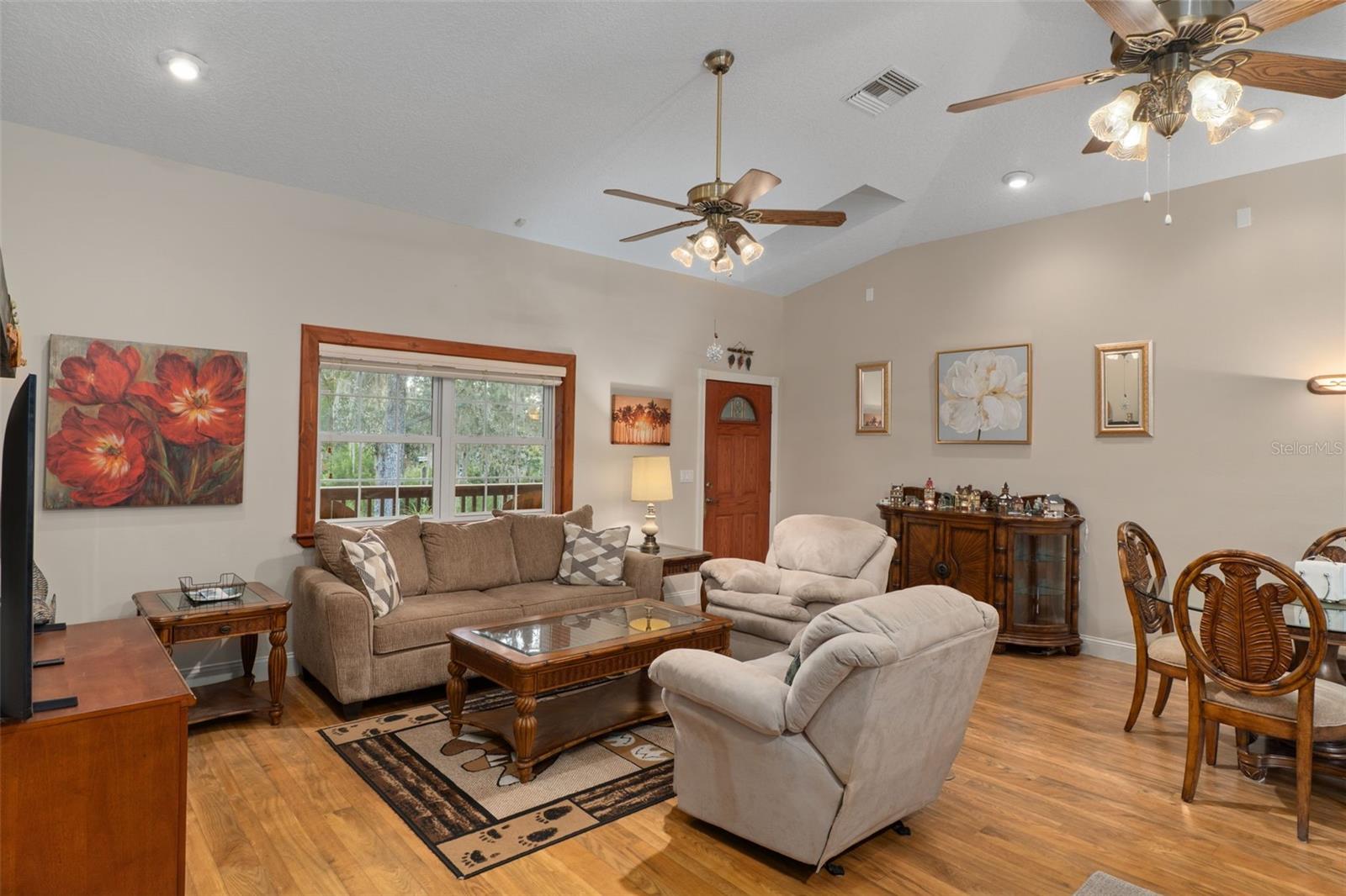 Listing photo id 18 for 11571 Clayton Drive