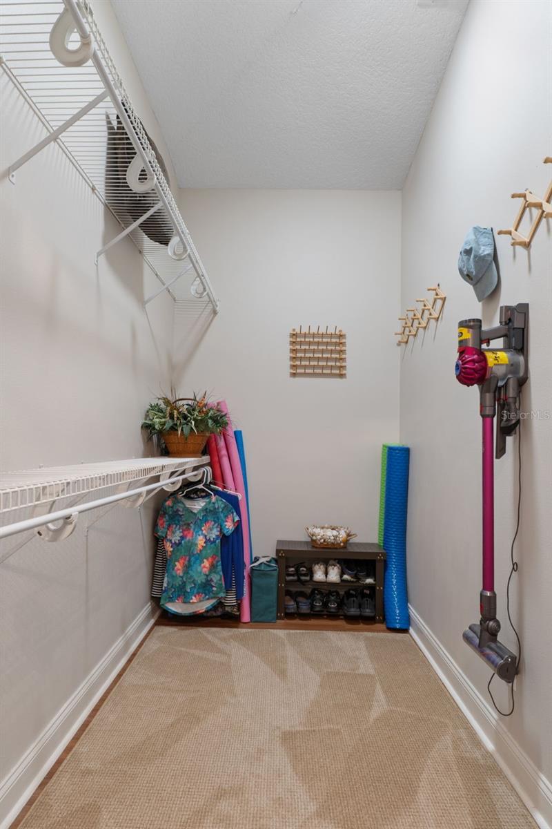 Listing photo id 28 for 11571 Clayton Drive