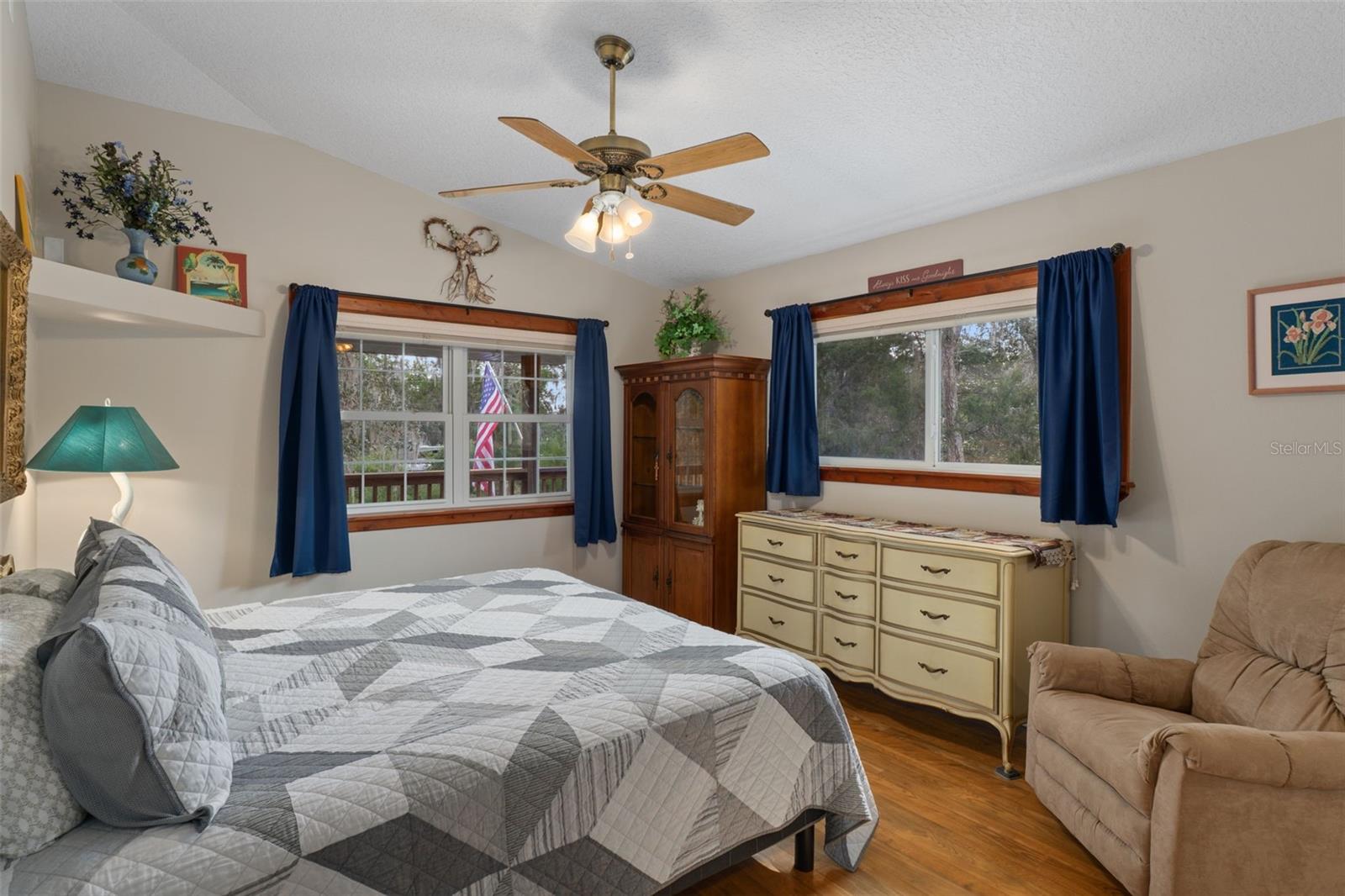 Listing photo id 29 for 11571 Clayton Drive