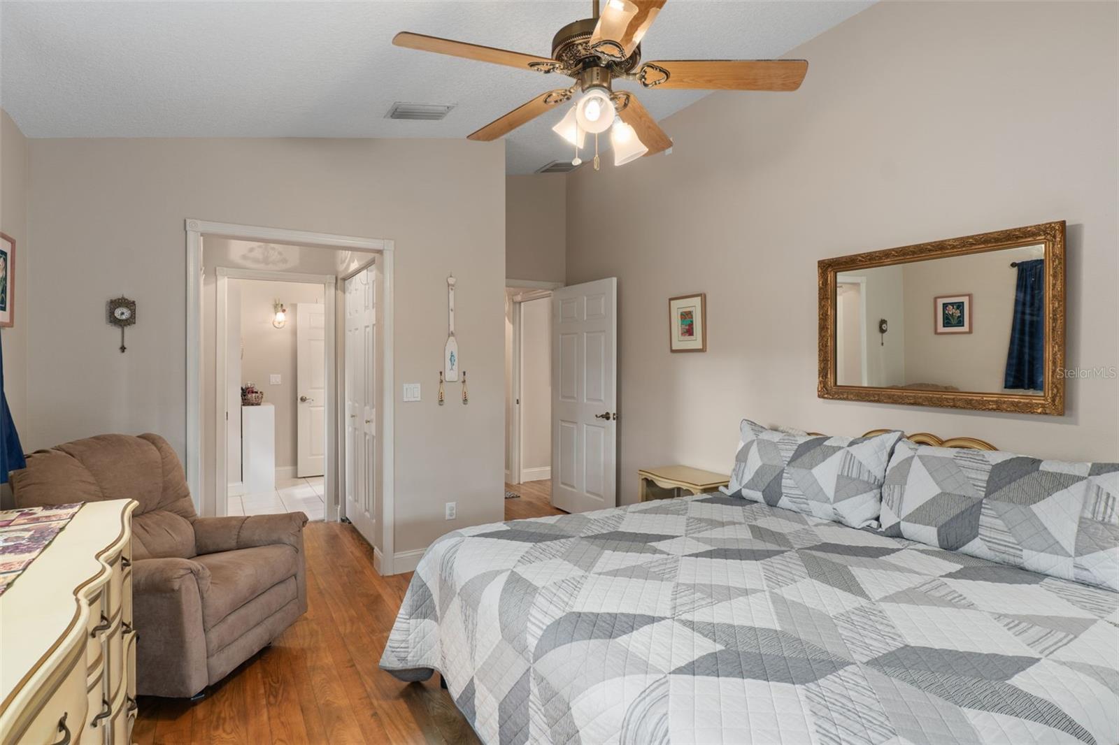 Listing photo id 30 for 11571 Clayton Drive