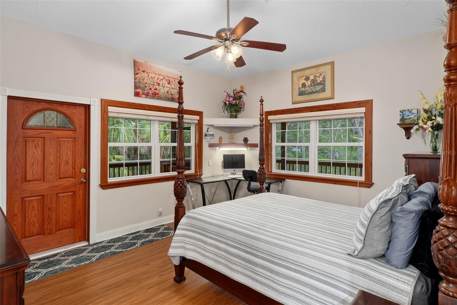 Listing photo id 2 for 11571 Clayton Drive