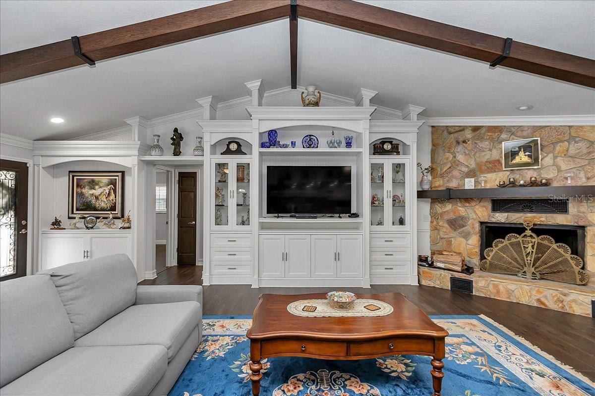 Image 24 of 84 For 223 Nesbitt Terrace