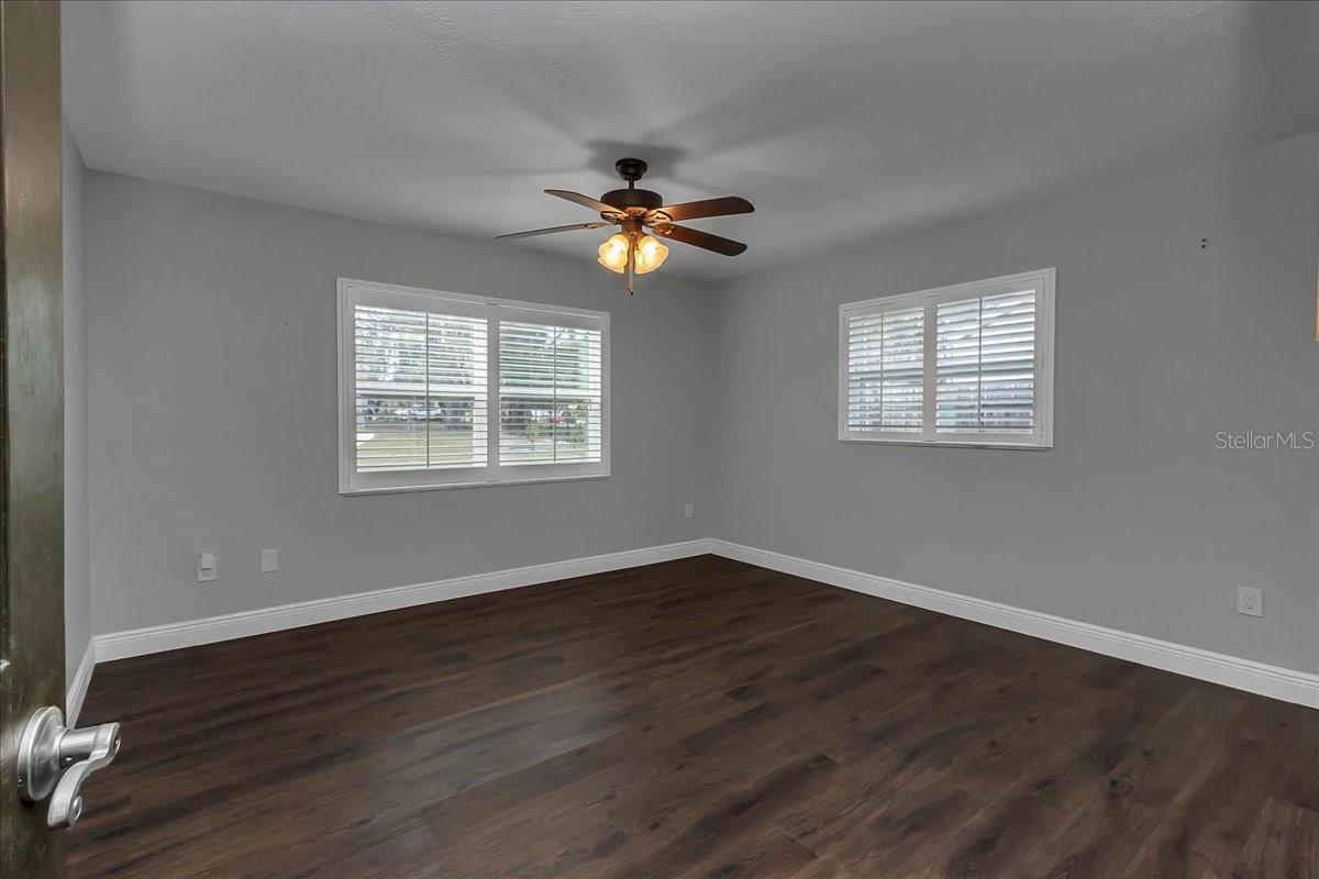 Image 28 of 84 For 223 Nesbitt Terrace