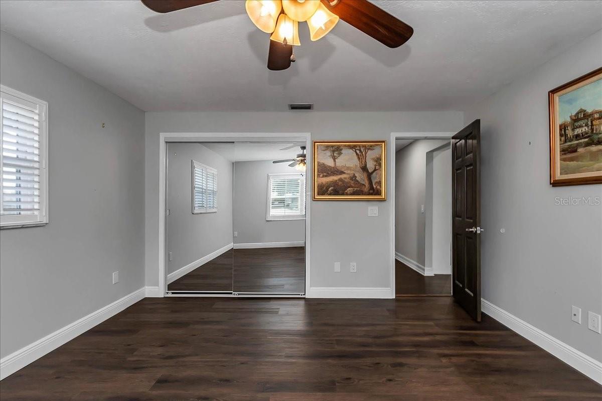 Image 29 of 84 For 223 Nesbitt Terrace