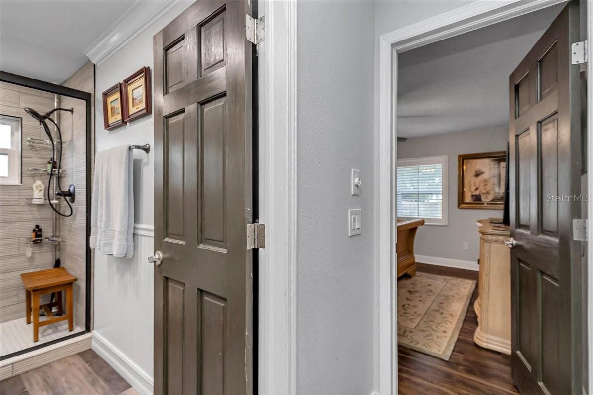 Image 32 of 84 For 223 Nesbitt Terrace