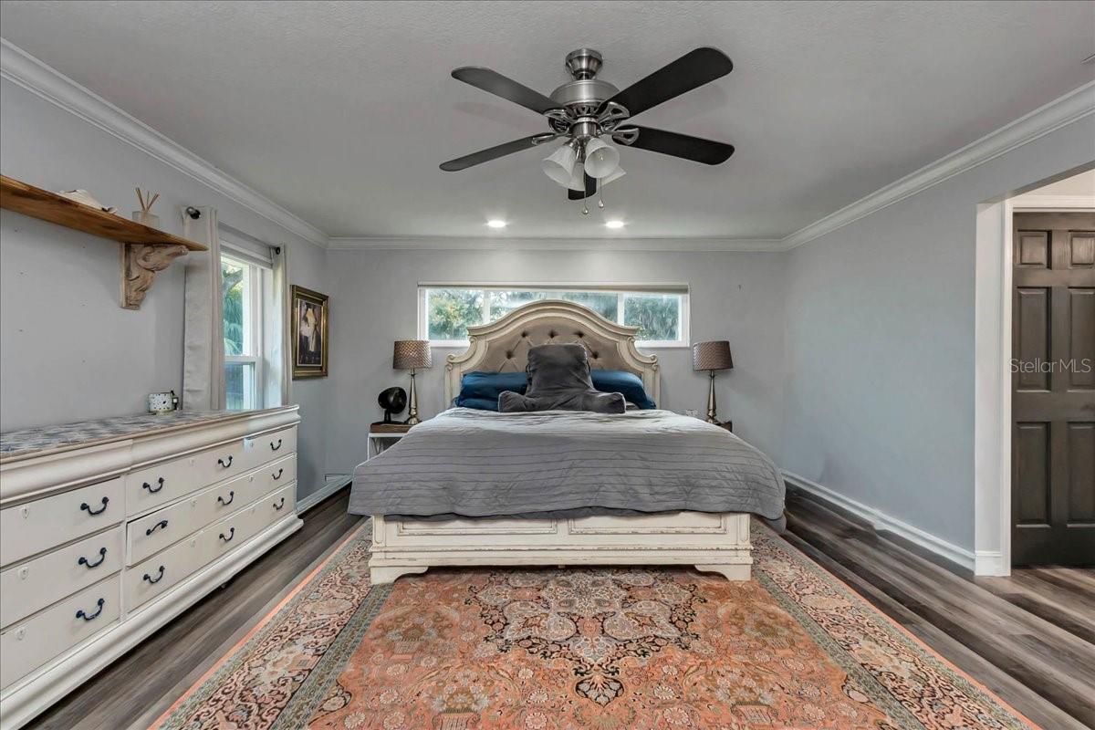 Image 36 of 84 For 223 Nesbitt Terrace