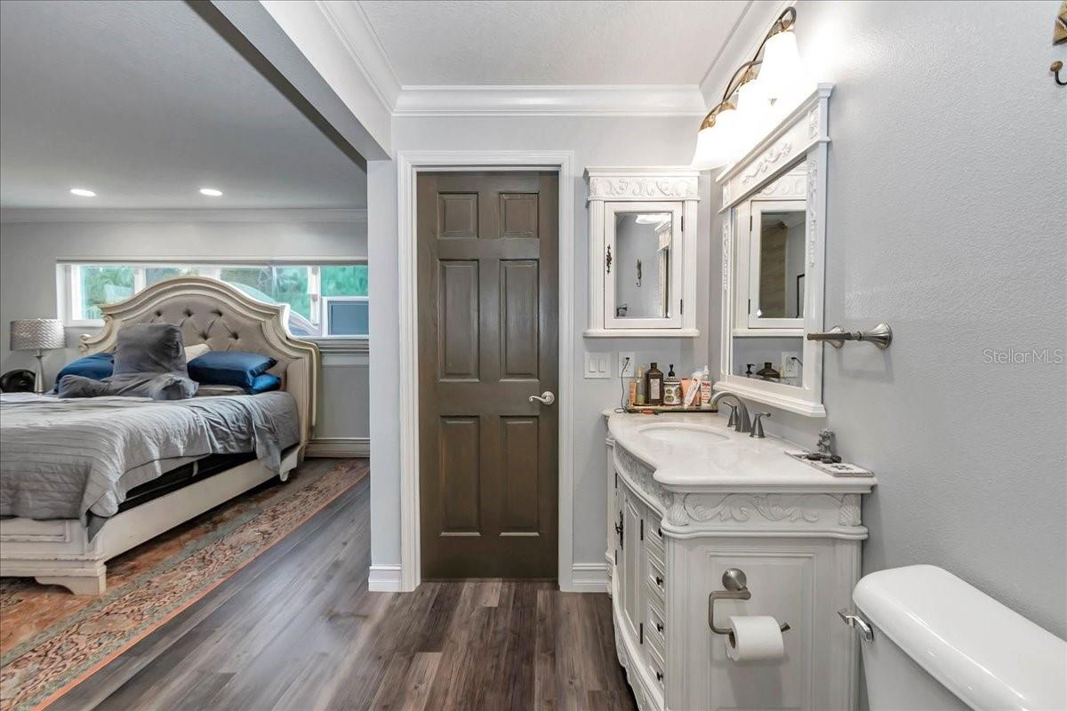 Image 41 of 84 For 223 Nesbitt Terrace