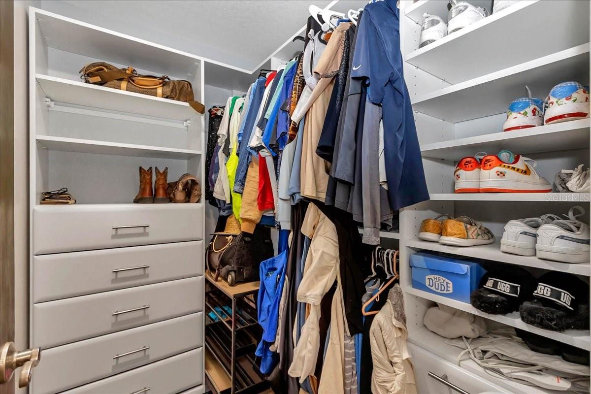 Image 42 of 84 For 223 Nesbitt Terrace