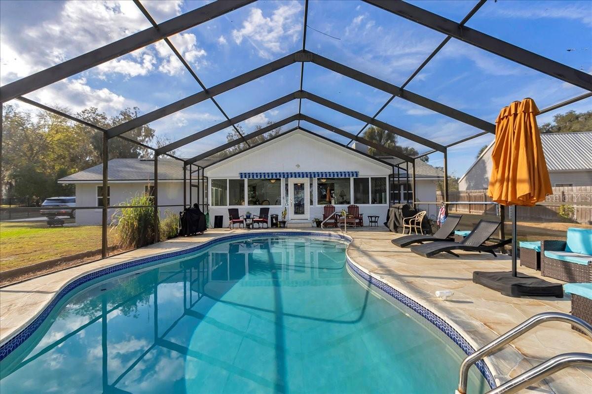 Image 48 of 84 For 223 Nesbitt Terrace