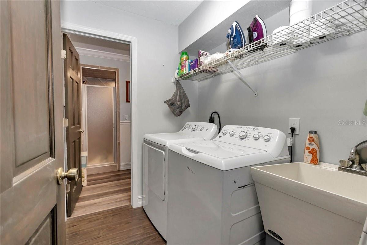 Image 50 of 84 For 223 Nesbitt Terrace